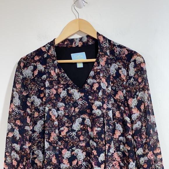 CeCe floral dress lined peasant style size 4 v neck gently worn - Picture 8 of 9